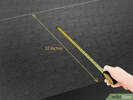 Imagen titulada Apply Rolled Roofing Step 11