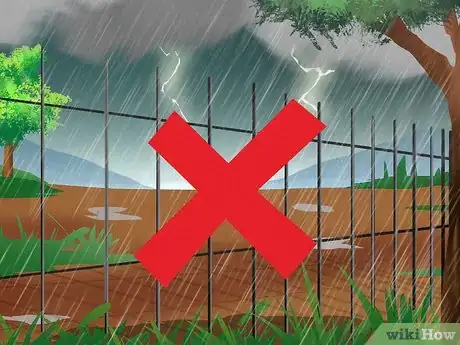 Imagen titulada Avoid Getting Hit by Lightning Step 4