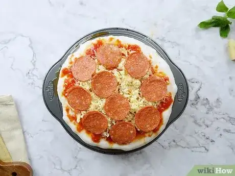 Imagen titulada Make Pepperoni Pizza Step 16