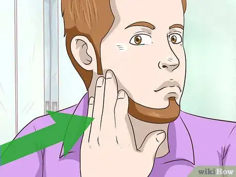 Imagen titulada Cut Sideburns Step 8