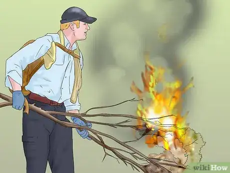 Imagen titulada Make a Fire to Survive Step 28