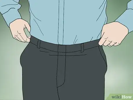 Imagen titulada Keep Dress Shirt from Riding Up Step 8