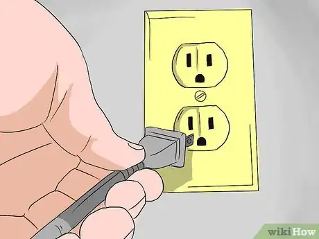 Imagen titulada Clean An Oscillating Round Fan Step 10