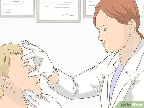 Imagen titulada Get Shampoo out of Your Eyes Step 6