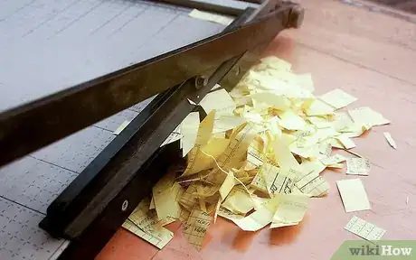 Imagen titulada Make Confetti Step 7