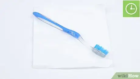 Imagen titulada Clean Toothbrushes Step 6