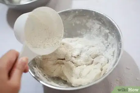 Imagen titulada Make Cinnamon Roll Sticks Step 6