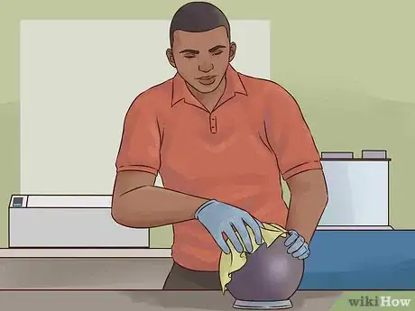 Imagen titulada Clean a Bowling Ball Step 9