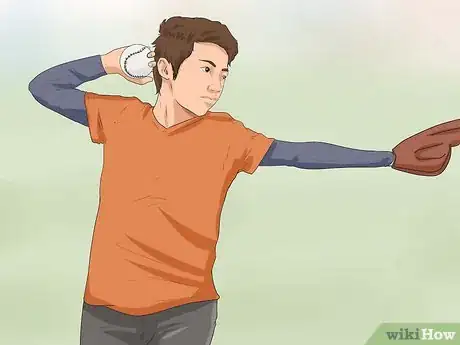 Imagen titulada Throw a Softball Step 7