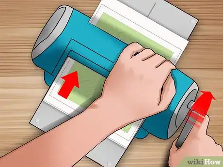 Imagen titulada Emboss Paper Step 10