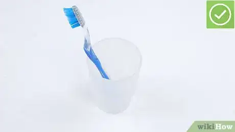 Imagen titulada Clean Toothbrushes Step 7