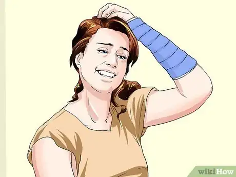 Imagen titulada Manage a Broken Arm Step 14