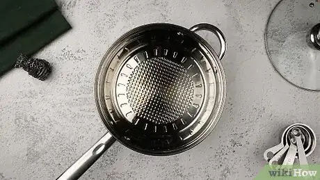 Imagen titulada Season a Stainless Steel Pan Step 6