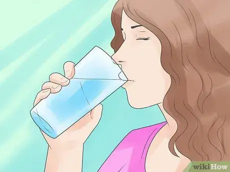 Imagen titulada Treat Sunburn on the Face Step 7