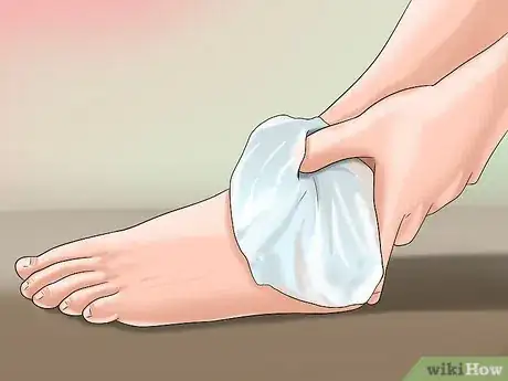Imagen titulada Ice an Injured Ankle Step 3