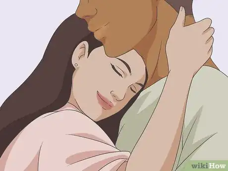 Imagen titulada Hug Your Boyfriend Step 3