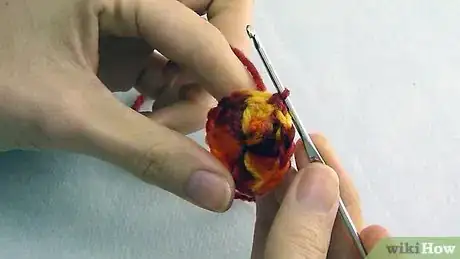 Imagen titulada Crochet a Magic Ring Step 14