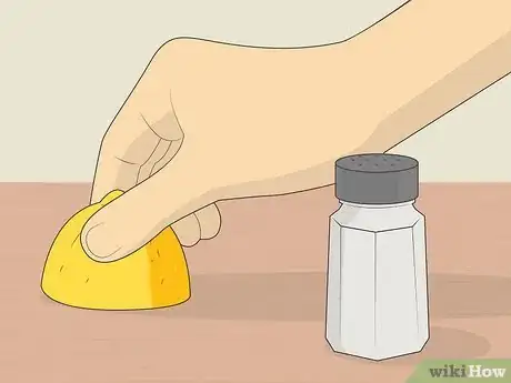 Imagen titulada Remove Milk Stains from Wood Step 9