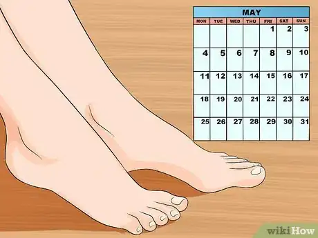 Imagen titulada Get Rid of Yellow Toenails Step 4
