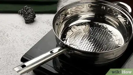 Imagen titulada Season a Stainless Steel Pan Step 4