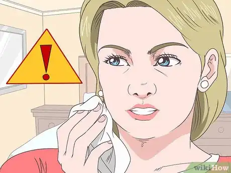 Imagen titulada Get Stuff out of Your Eye Step 15