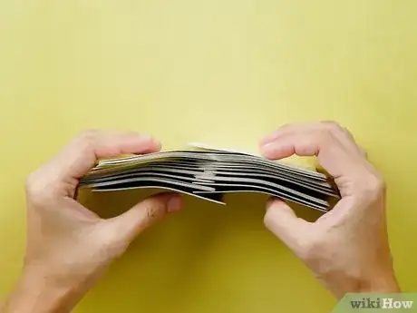 Imagen titulada Riffle and Bridge Shuffle Step 7