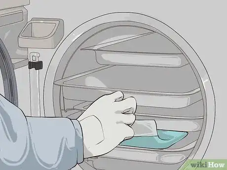 Imagen titulada Sterilize Medical Instruments Step 10