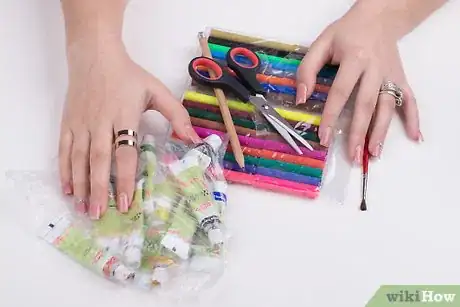 Imagen titulada Decorate Your Graduation Cap Step 3