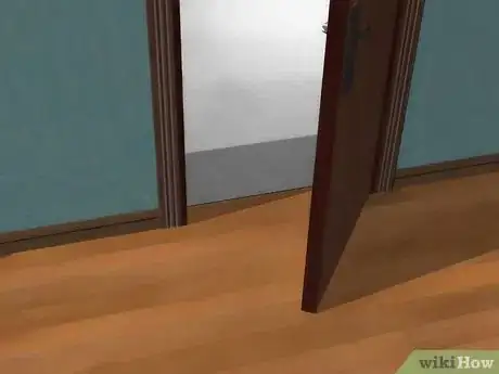 Imagen titulada Get a Bee out of the House Step 8