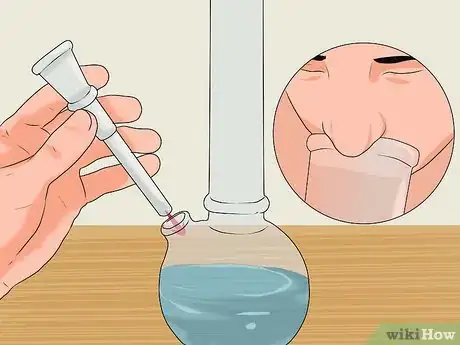 Imagen titulada Use a Water Bong Step 5