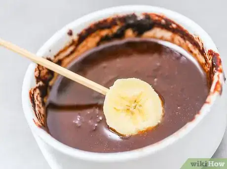 Imagen titulada Make Chocolate Covered Fruit Step 2