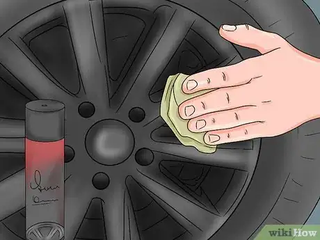 Imagen titulada Clean Black Rims Step 10