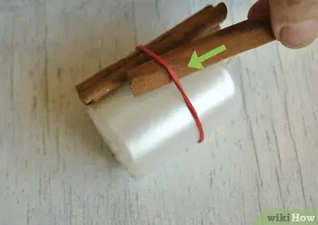 Imagen titulada Make a Cinnamon Scented Candle Step 11