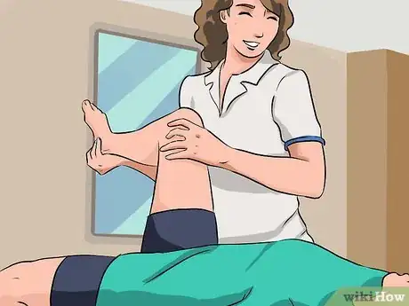Imagen titulada Treat a Swollen Knee Step 11
