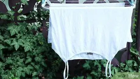 Imagen titulada Bleach a White Shirt Step 10