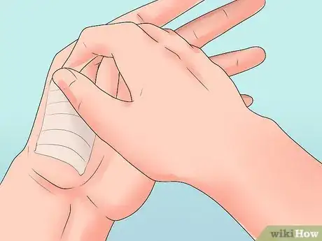 Imagen titulada Remove Steri Strips Step 8