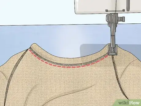 Imagen titulada Make a Cat Bed from an Old Sweater Step 2