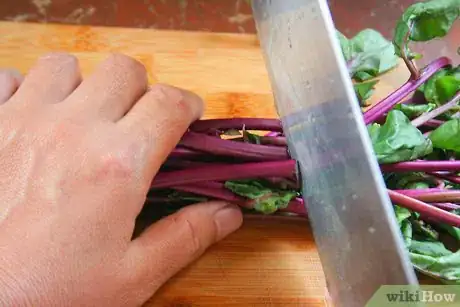 Imagen titulada Cook Beet Greens Step 1