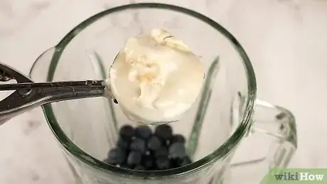 Imagen titulada Make a Blueberry Smoothie Step 11