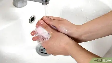 Imagen titulada Remove Shellac Nail Polish Step 5