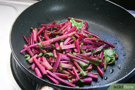 Imagen titulada Cook Beet Greens Step 6