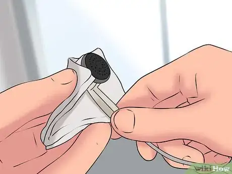 Imagen titulada Clean Earbuds Step 7