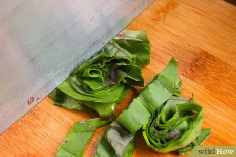 Imagen titulada Cook Beet Greens Step 2