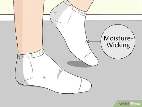 Imagen titulada Hide Nail Fungus Step 7