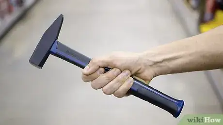 Imagen titulada Use a Hammer Safely Step 15