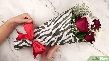 Imagen titulada Wrap Flowers Step 13