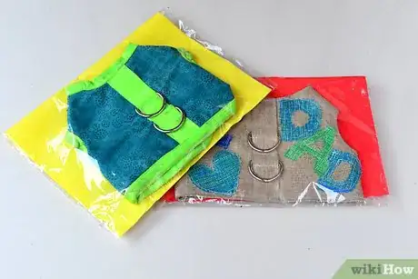 Imagen titulada Put on a Cat Harness Step 3