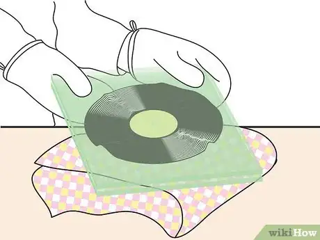 Imagen titulada Fix a Warped Vinyl Record Step 7
