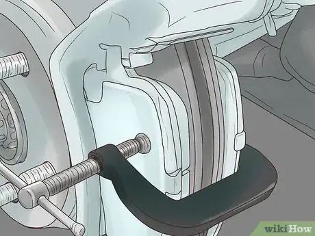 Imagen titulada Paint Brake Calipers Step 14