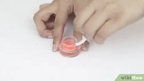 Imagen titulada Make Cream Eyeshadow Step 24
